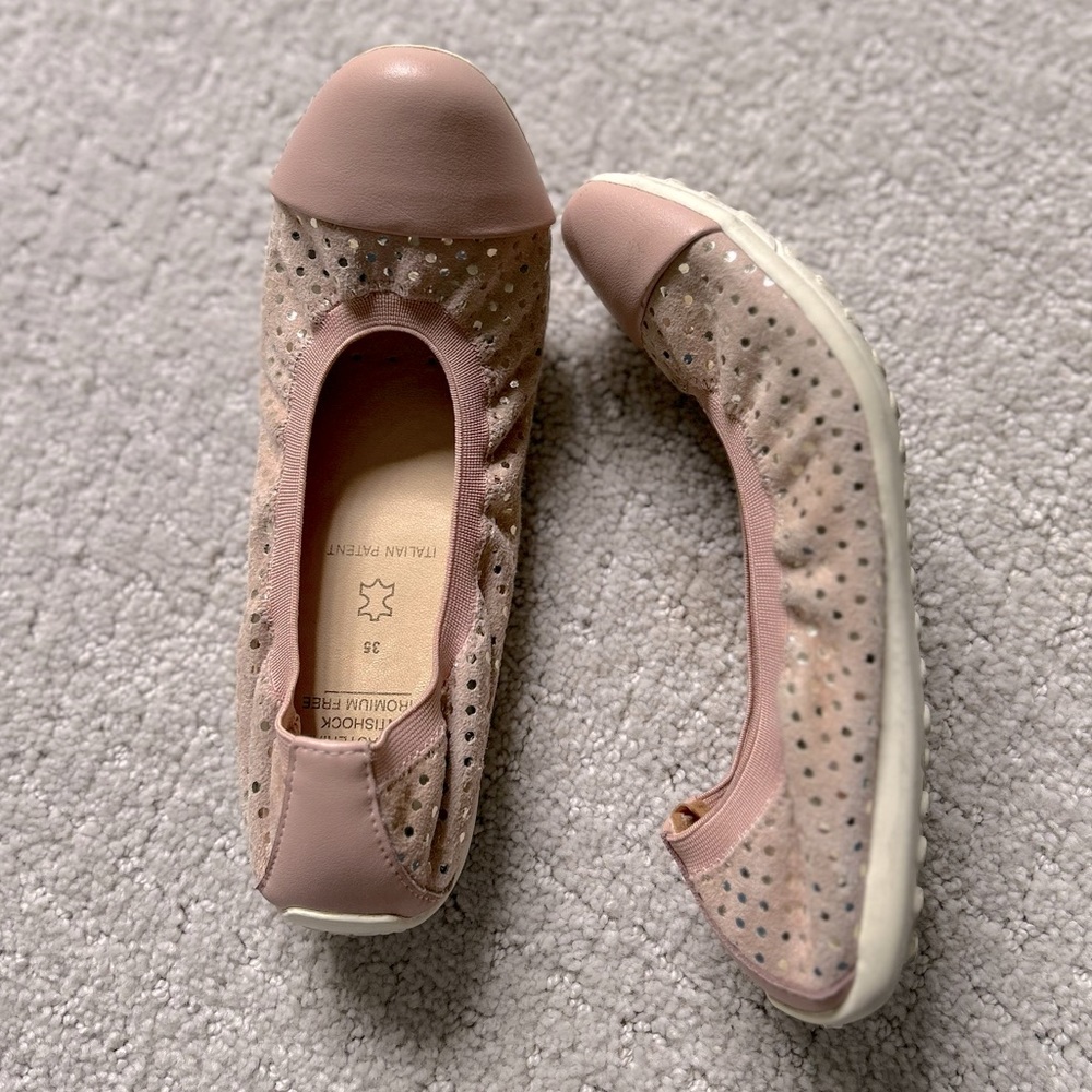 Little girls light pink elastic rim ballet flats